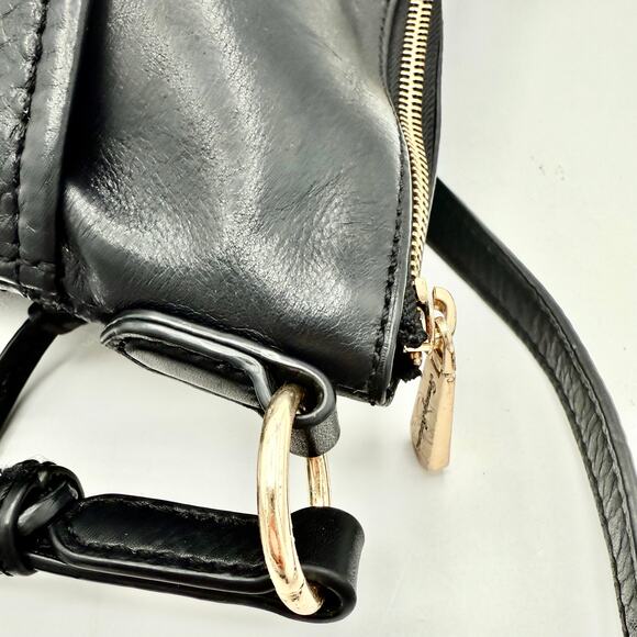 Tommy Bahama Black Leather Crossbody Bag Gold Zip Early 2000s Adjustable Strap - Picture 8 of 16